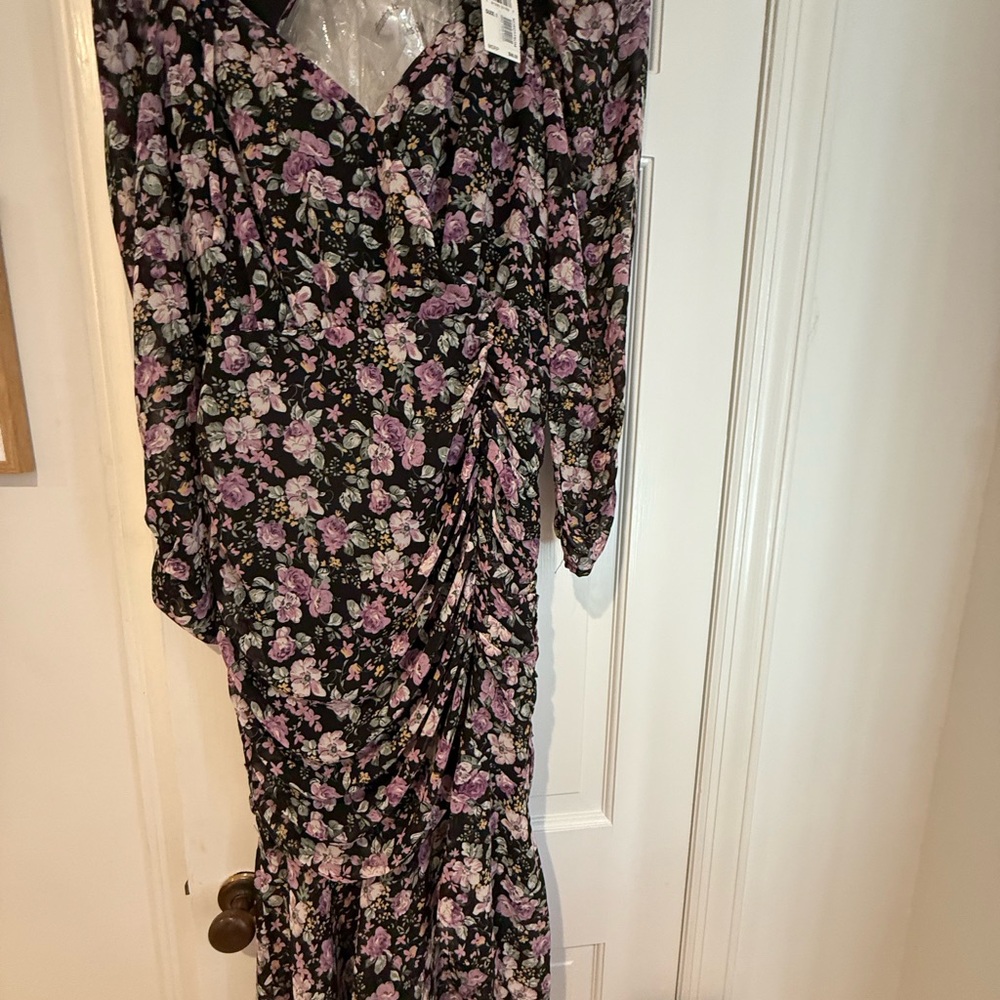 Chic Long Sleeve Floral Dress in Black and Purple